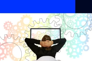 Pessoa simulando automação empresarial